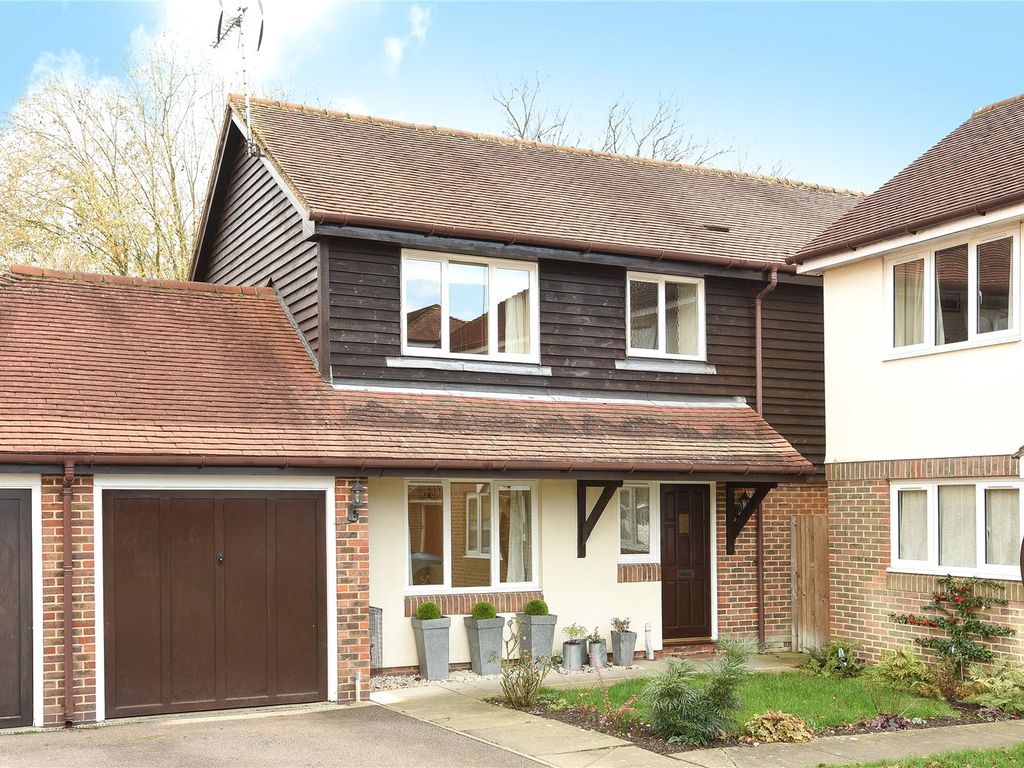 4 bed detached house to rent in Old Barn Close, Kemsing, Sevenoaks, Kent TN15, £2,400 pcm