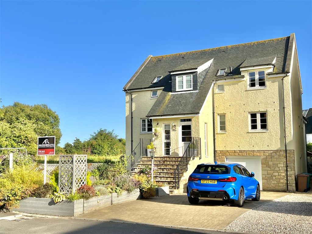 4 bed property for sale in Low Causeway, Culross, Dunfermline KY12, £510,000