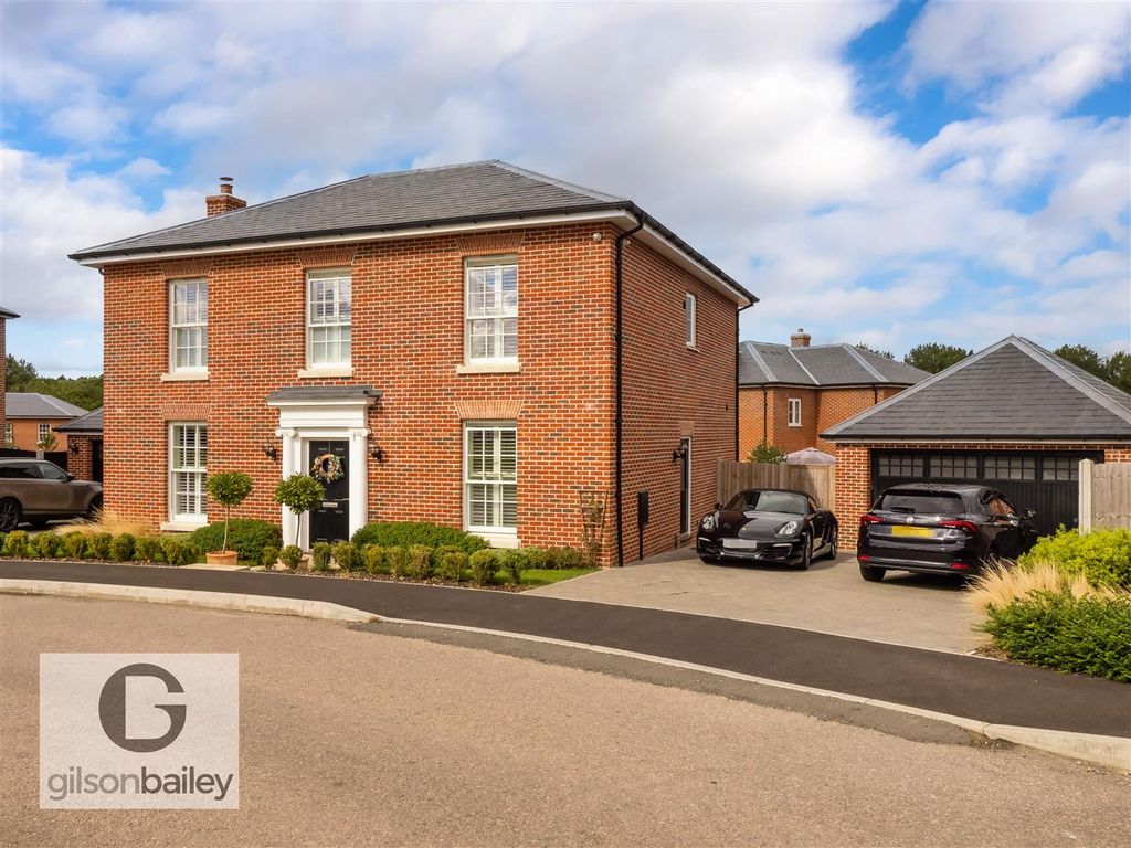 5 bed detached house for sale in Oak Avenue, Loddon, Norwich NR14, £725,000