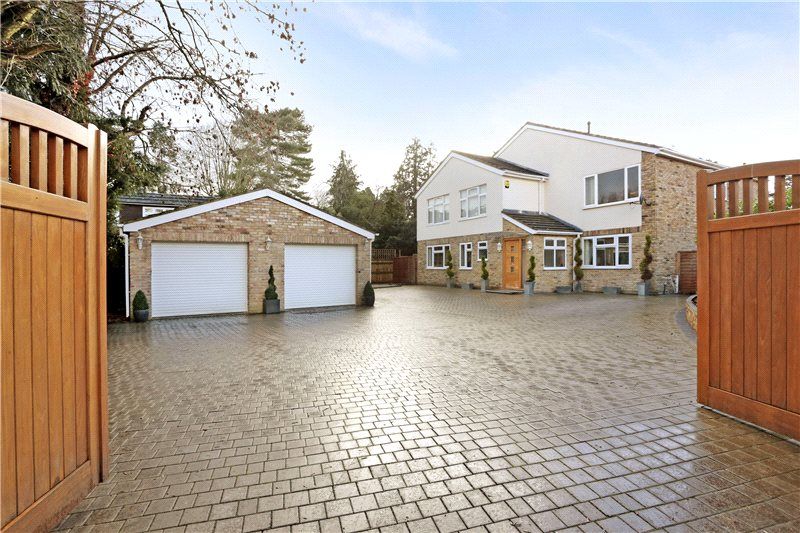 6 bed detached house to rent in Islet Park Drive, Maidenhead, Berkshire SL6, £3,500 pcm