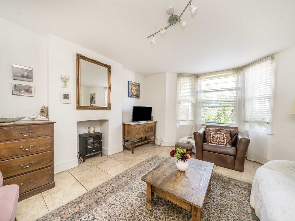2 bed flat for sale in Dalmeny Road, London N7, £650,000