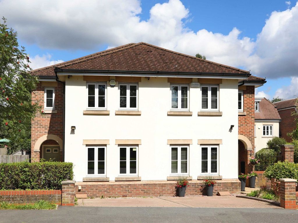 3 bed semi-detached house for sale in North Drive, Beaconsfield HP9, £675,000