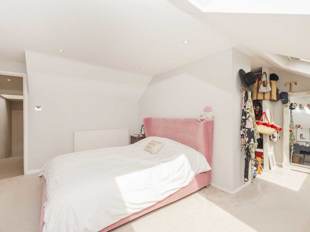 5 bed terraced house for sale in Airedale Road, London SW12, £2,000,000