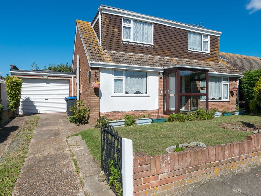 4 bed detached house for sale in Coniston Avenue, Ramsgate CT11, £400,000