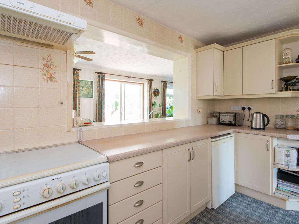 4 bed detached house for sale in Coniston Avenue, Ramsgate CT11, £400,000