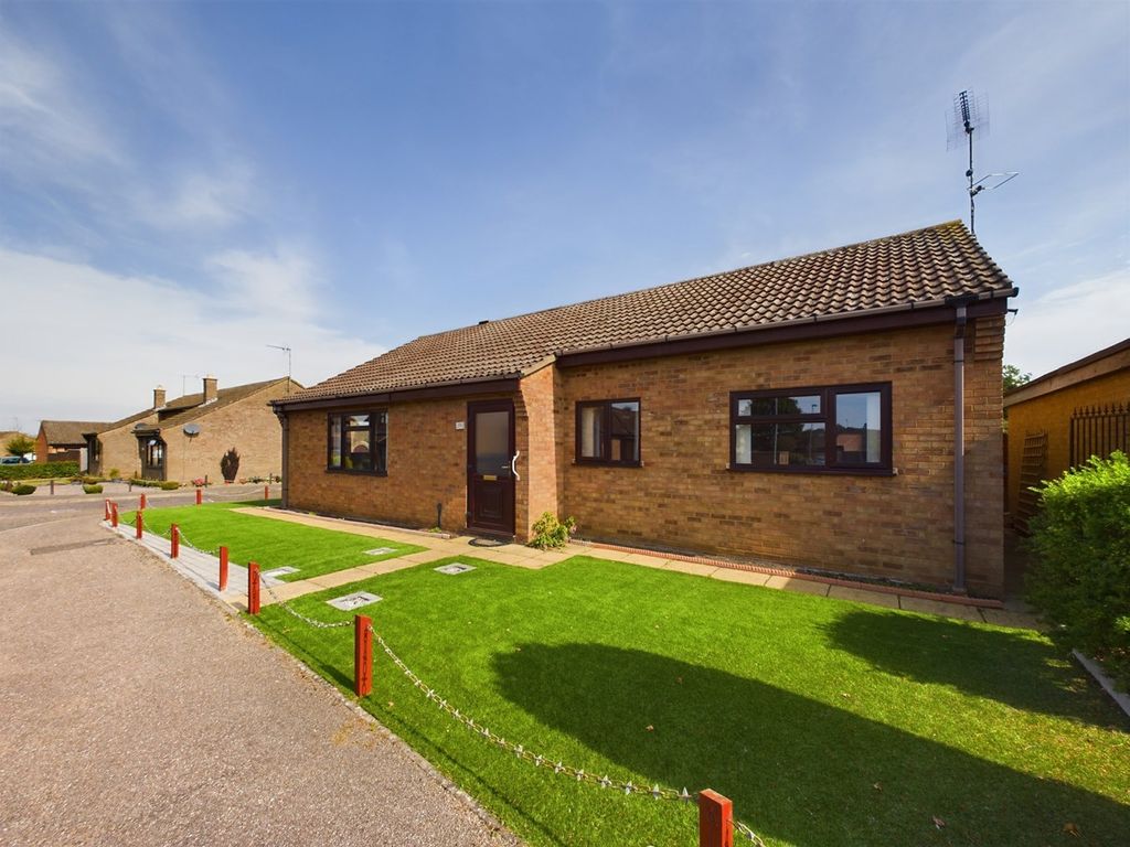 3 bed detached bungalow for sale in Guiltcross Way, Downham Market PE38, £350,000