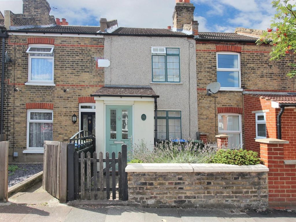 2 bed terraced house for sale in Bostall Lane, London SE2, £350,000