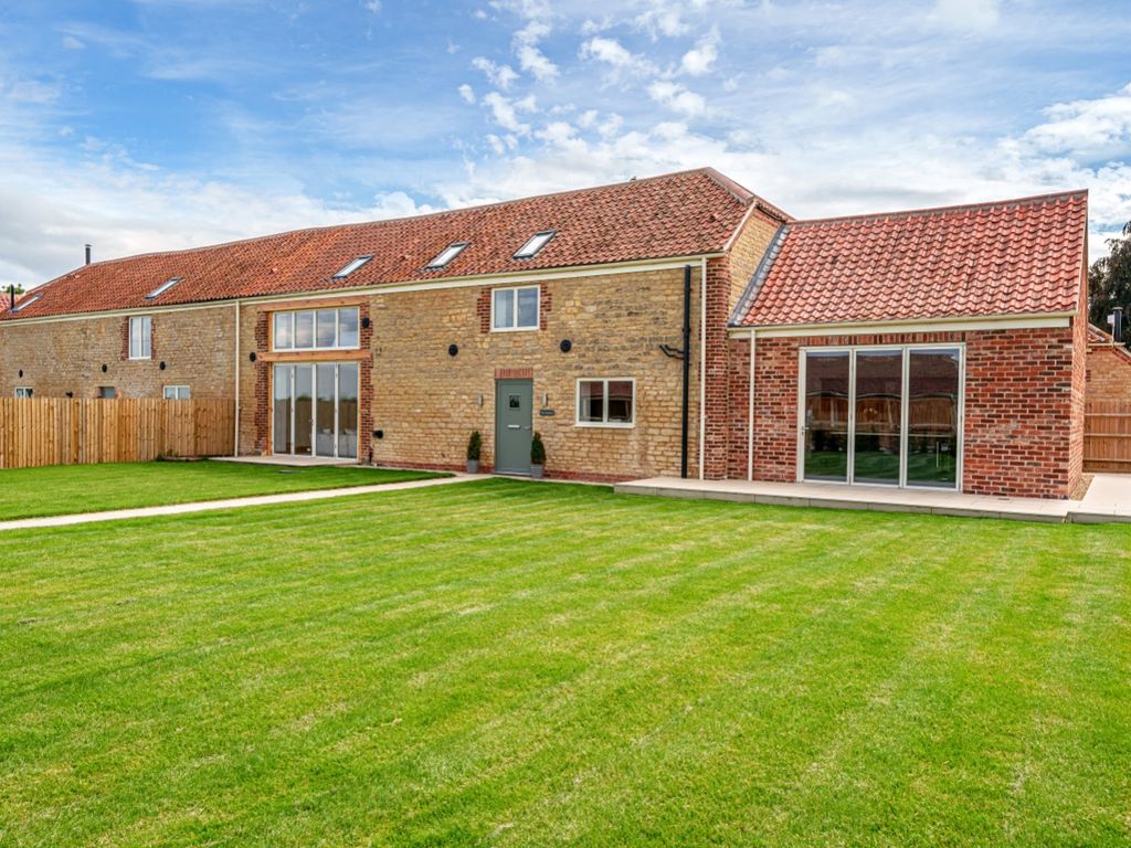 4 bed barn conversion for sale in The Hayloft, Welby Warren, Grantham, Grantham NG32, £645,000