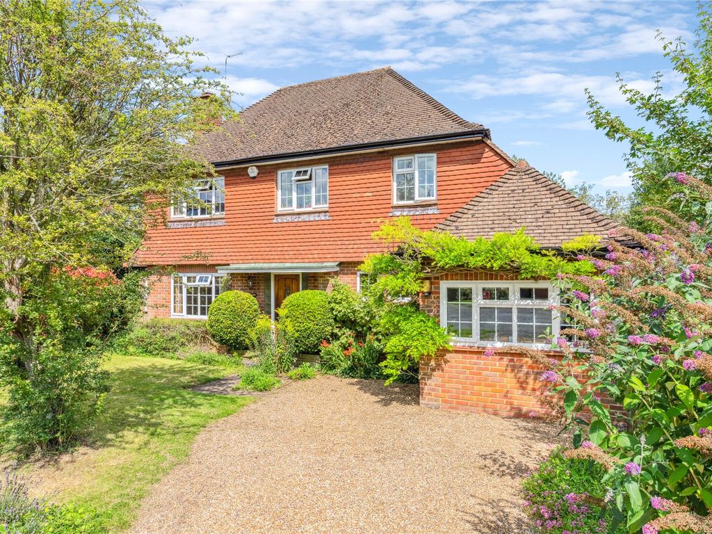 3 bed detached house for sale in The Leys, Amersham, Buckinghamshire HP6, £1,250,000