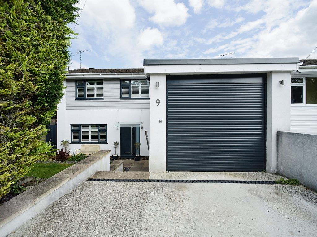 4 bed detached house for sale in Hillside Way, Withdean, Brighton BN1, £800,000