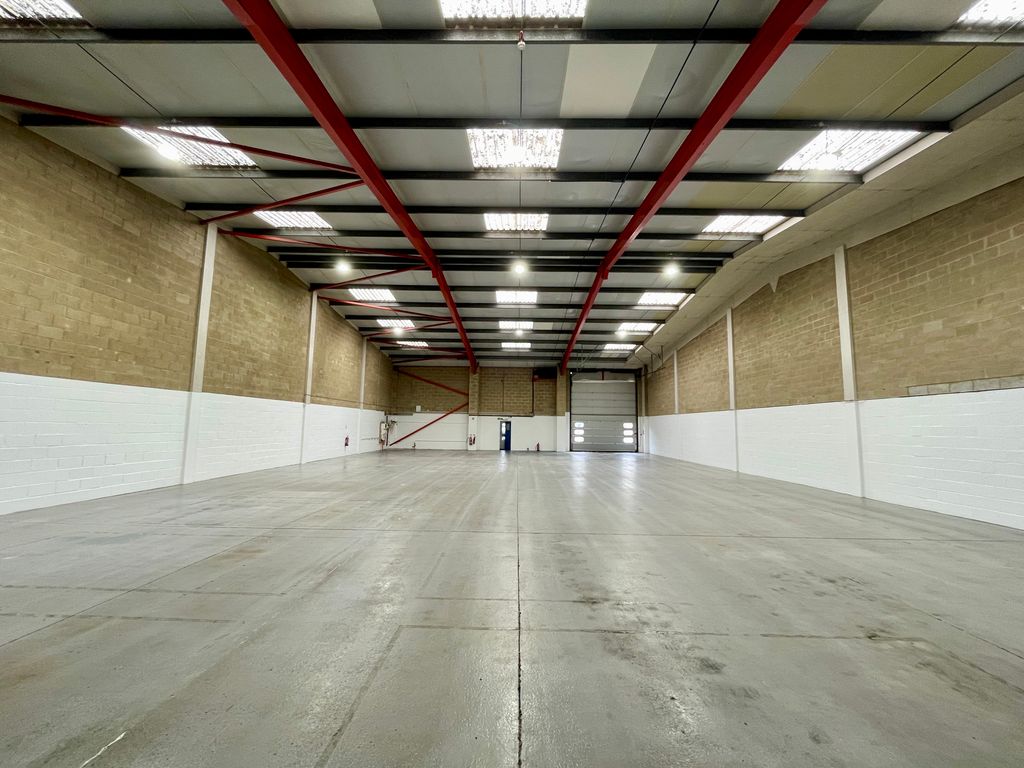 Industrial to let in Unit 2 Plover Close, Interchange Park, Newport Pagnell MK16, £59,184 pa