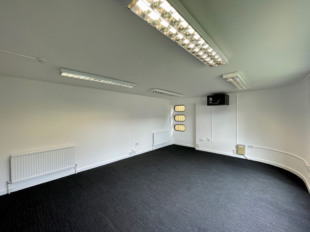 Industrial to let in Unit 2 Plover Close, Interchange Park, Newport Pagnell MK16, £59,184 pa