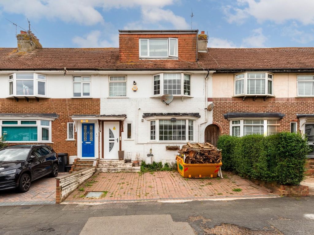 5 bed property for sale in Elm Drive, Hove BN3, £550,000