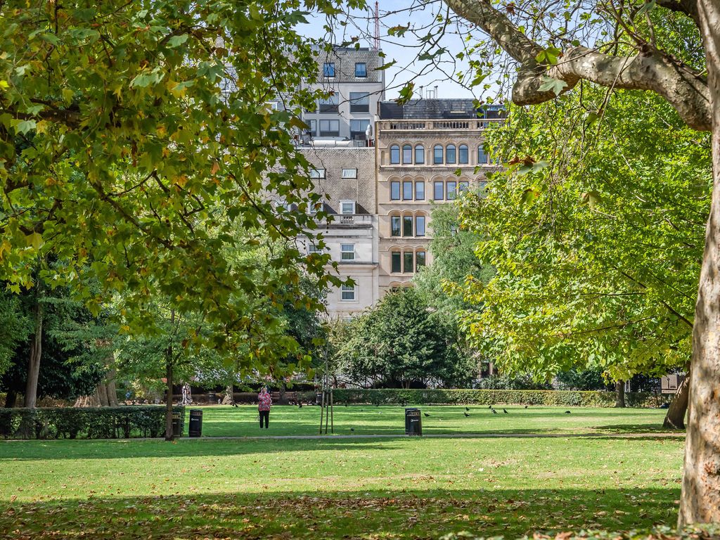 1 bed flat for sale in Whetstone Park, London WC2A, £620,000