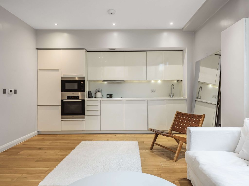 1 bed flat for sale in Whetstone Park, London WC2A, £620,000