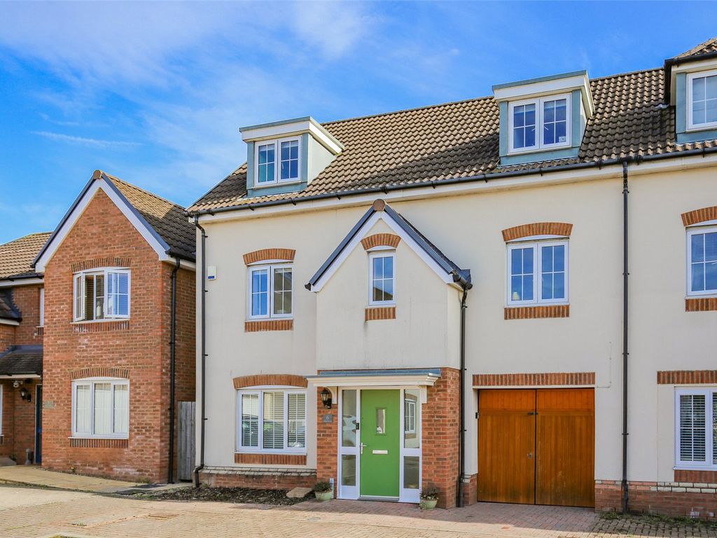 4 bed town house for sale in Hazel Brook Gardens, Bristol BS10, £450,000