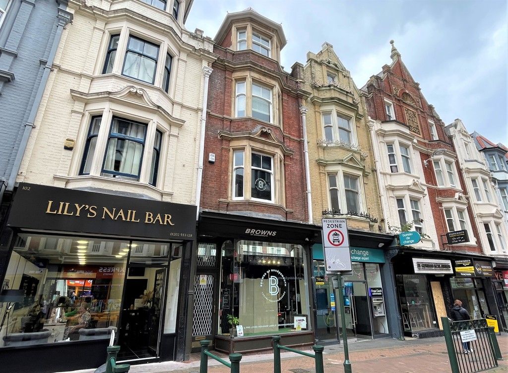 Retail premises to let in 100 Old Christchurch Road, Bournemouth, Dorset BH1, £25,000 pa