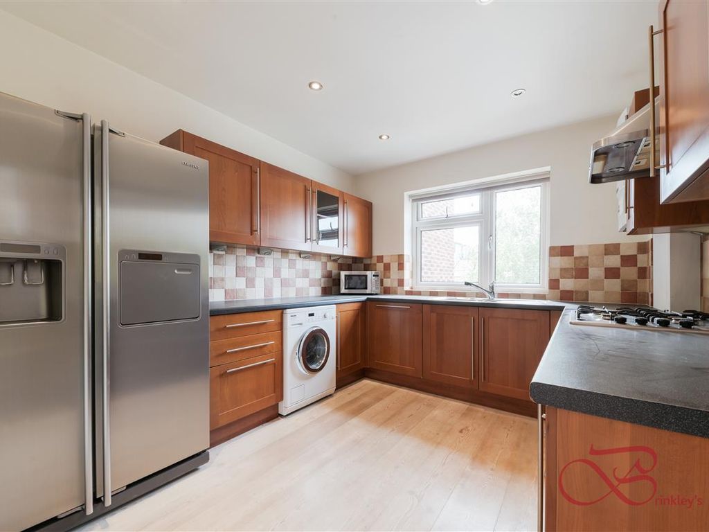 3 bed maisonette for sale in Haydons Road, London SW19, £575,000