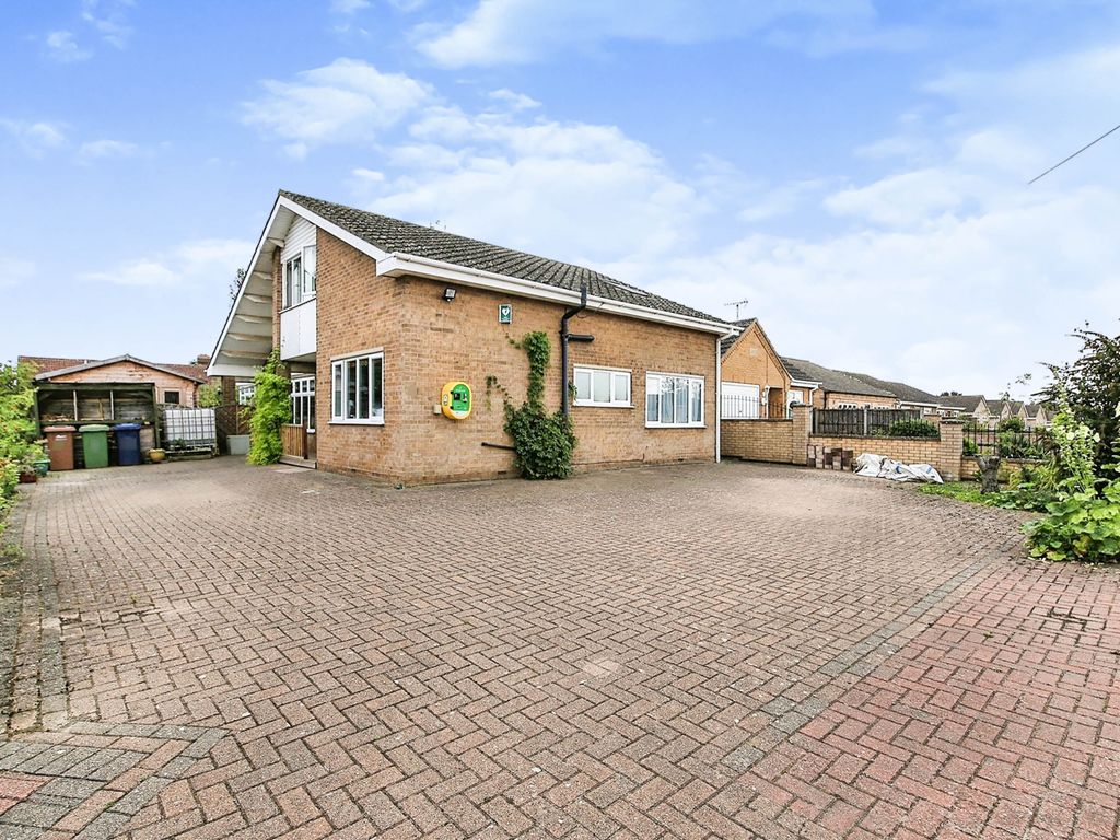 4 bed detached house for sale in Priors Road, Whittlesey, Peterborough PE7, £365,000