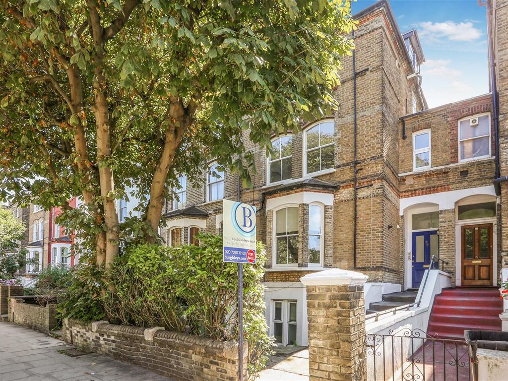 2 bed flat for sale in Tufnell Park Road, London N7, £650,000