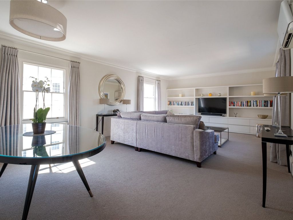 3 bed flat for sale in West Eaton Place, London SW1X, £2,395,000