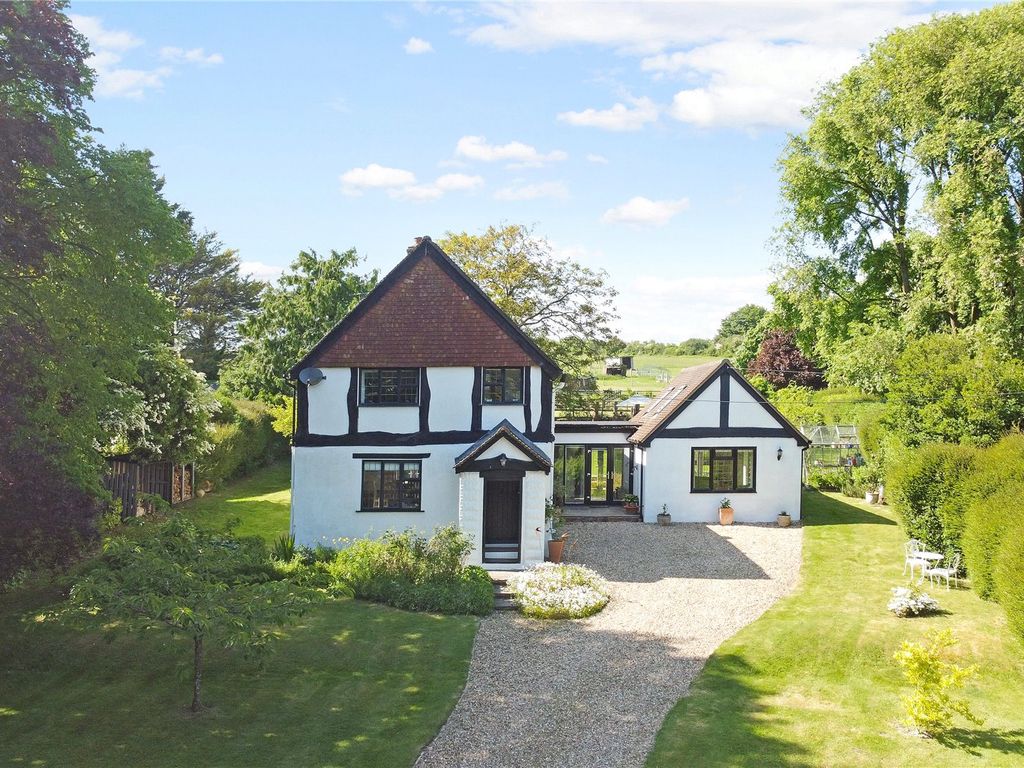 3 bed detached house for sale in Firsdown, Salisbury SP4, £665,000