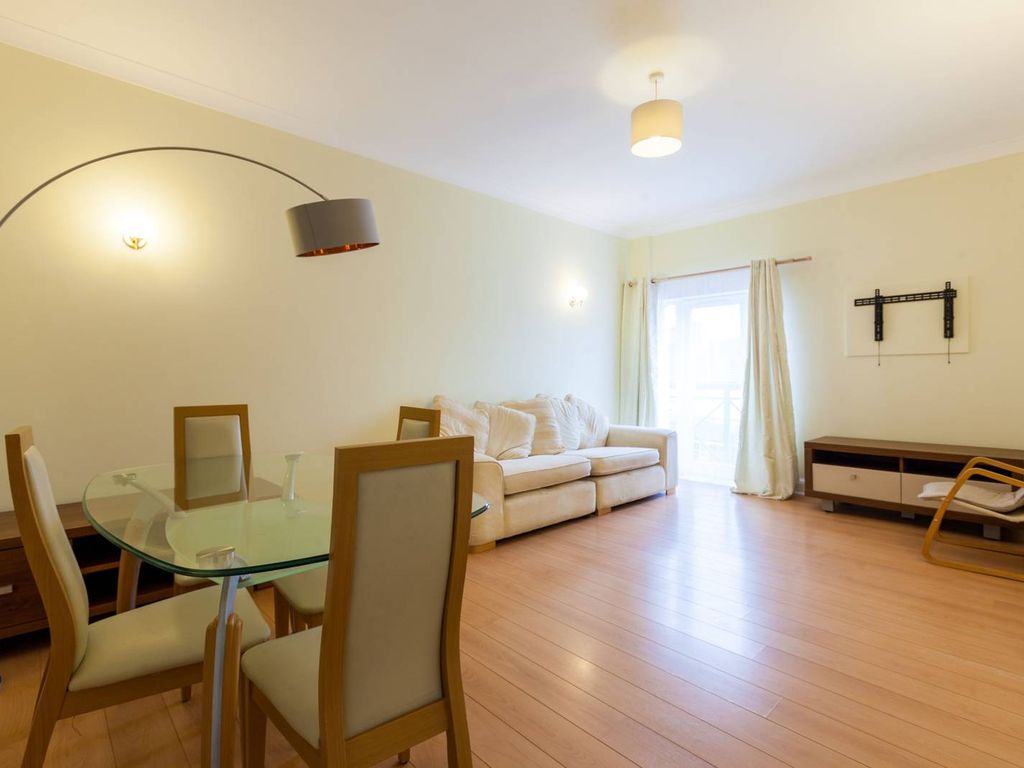 1 bed flat for sale in Rotherhithe Street, Rotherhithe, London SE16, £390,000