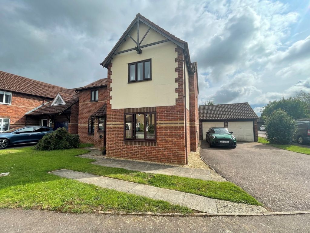 4 bed detached house for sale in Willow Drive, Bicester, Oxfordshire OX26, £500,000