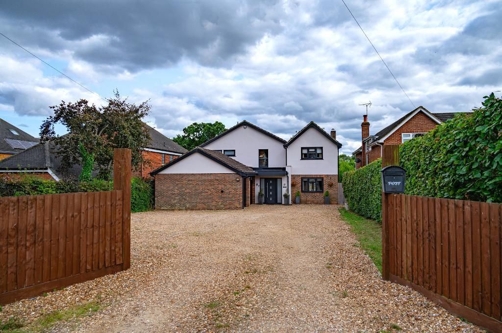 4 bed detached house for sale in Village Road, Bromham, Beds MK43, £845,000
