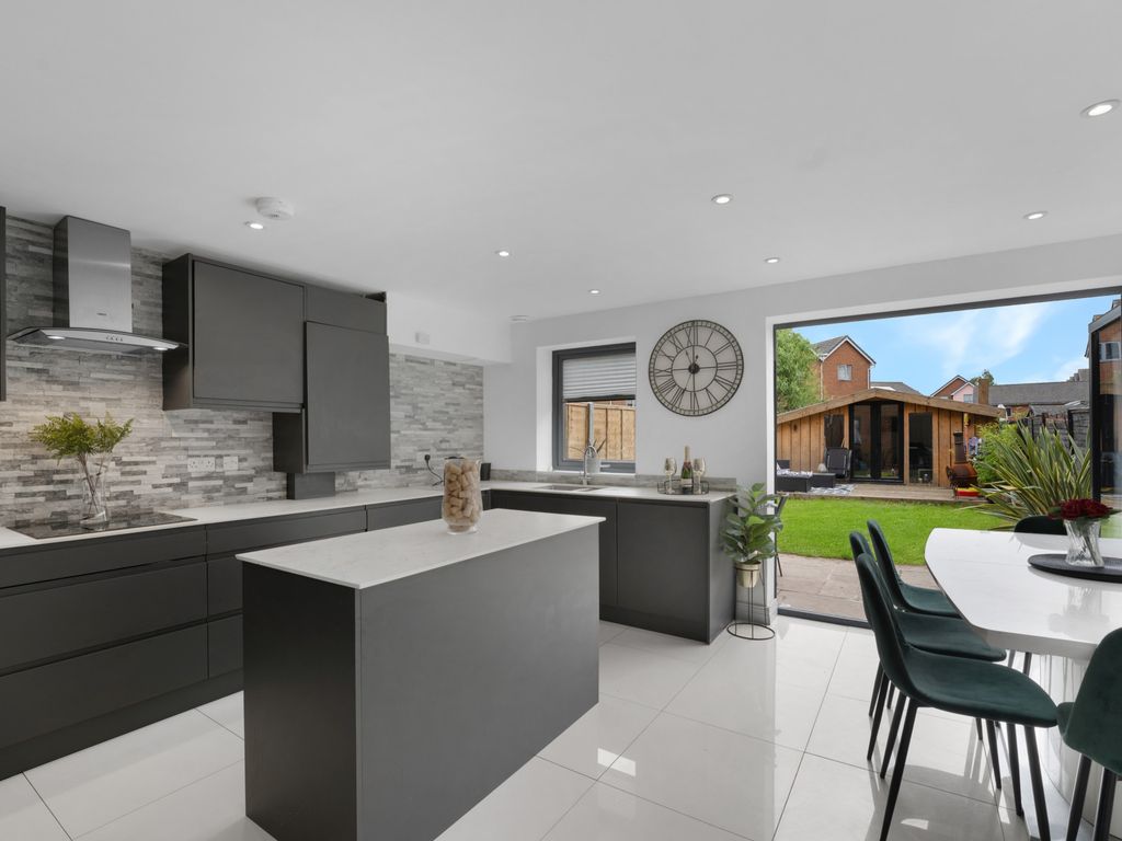 5 bed terraced house for sale in Billington Grove, Willesborough TN24, £385,000