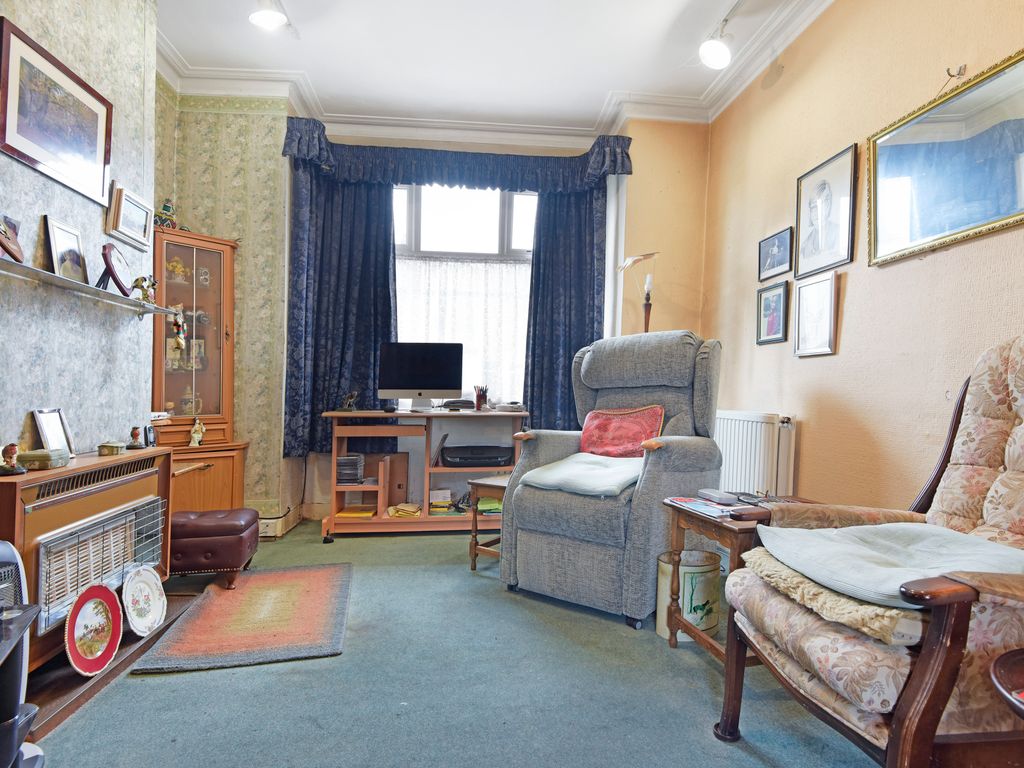 2 bed terraced house for sale in Eldon Road, London N22, £455,000