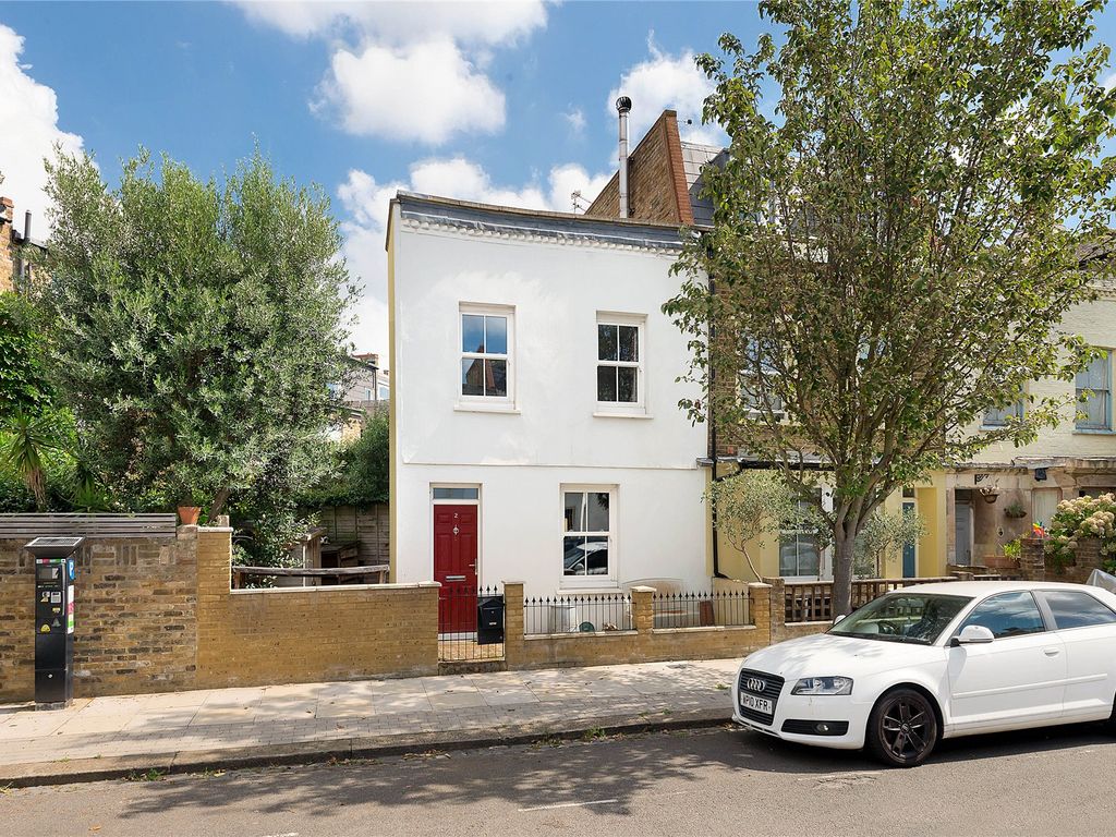 1 bed end terrace house for sale in Poyntz Road, London SW11, £500,000