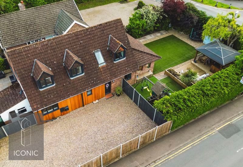 5 bed detached house for sale in Sandy Lane, Taverham, Norwich NR8, £525,000