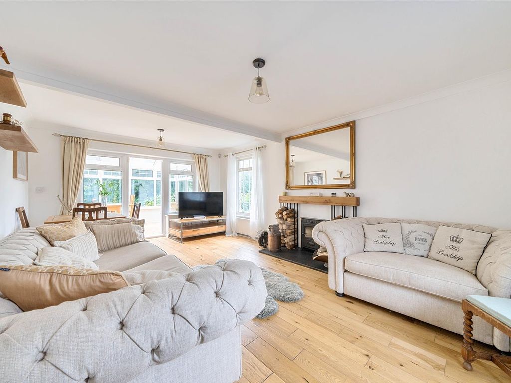 4 bed detached house for sale in Farleigh Bridge, East Farleigh, Maidstone ME16, £700,000