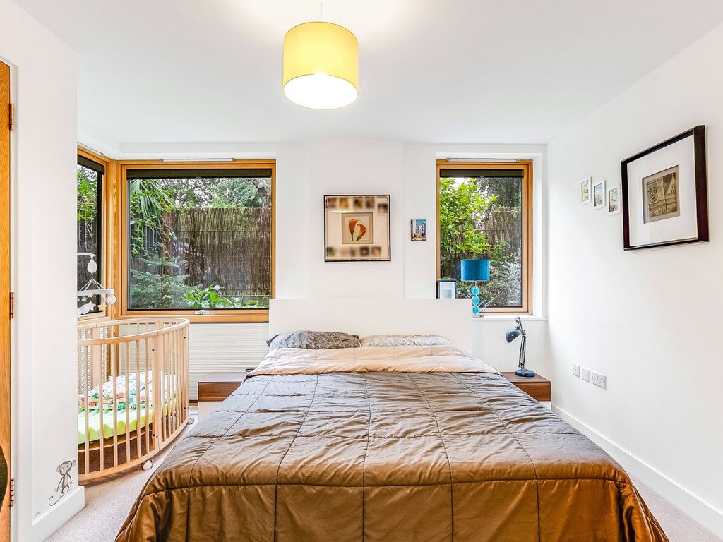 1 bed flat for sale in Hornsey Lane, Highgate, London N6, £380,000