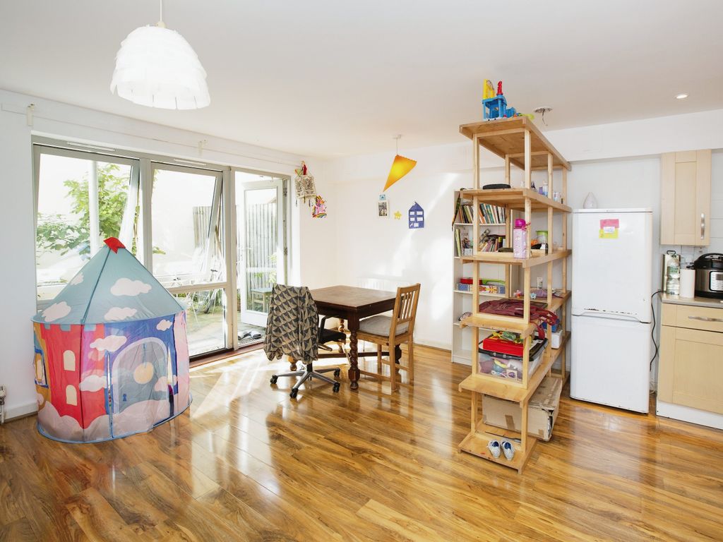 1 bed flat for sale in 158 Dalston Lane, London E8, £400,000