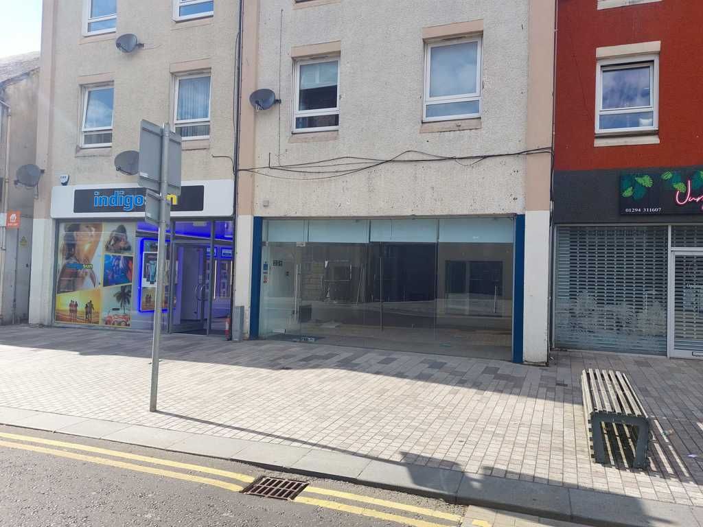 Retail premises to let in 19S Bank Street, Irvine KA12, £12,000 pa