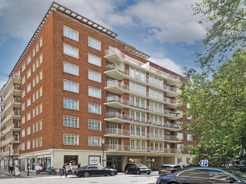 2 bed flat for sale in Cadogan Place, London SW1X, £1,595,000