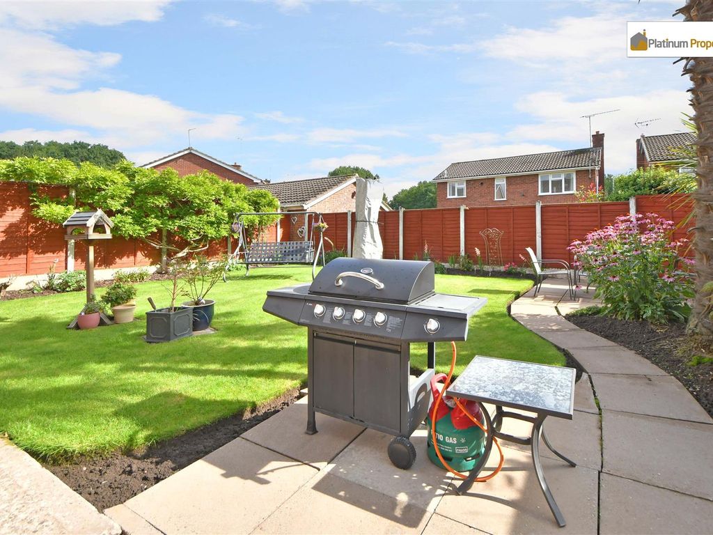 4 bed detached house for sale in Glaisher Drive, Meir Park ST3, £340,000