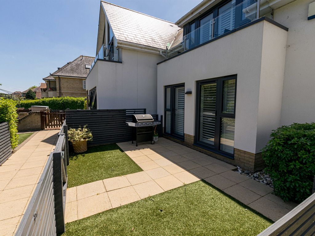 2 bed mews house for sale in Saxonbury Road, Southbourne, Bournemouth BH6, £485,000