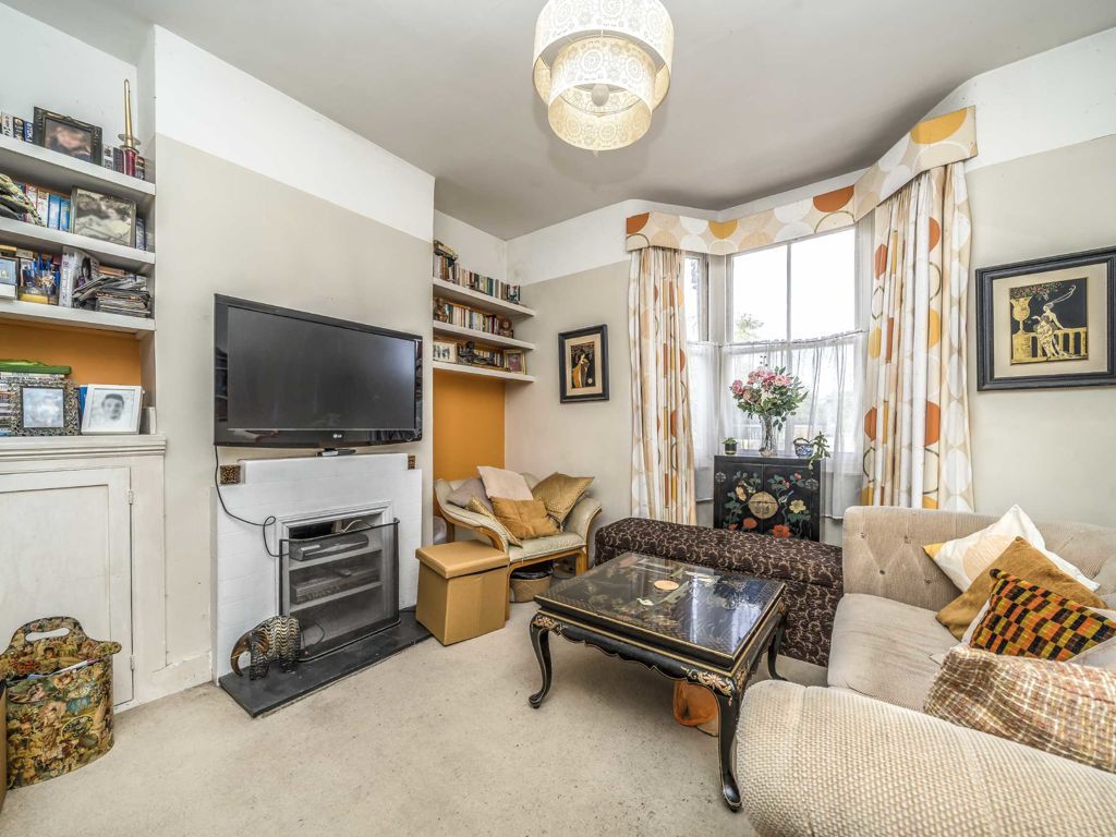 4 bed property for sale in Stanley Road, London N10, £600,000