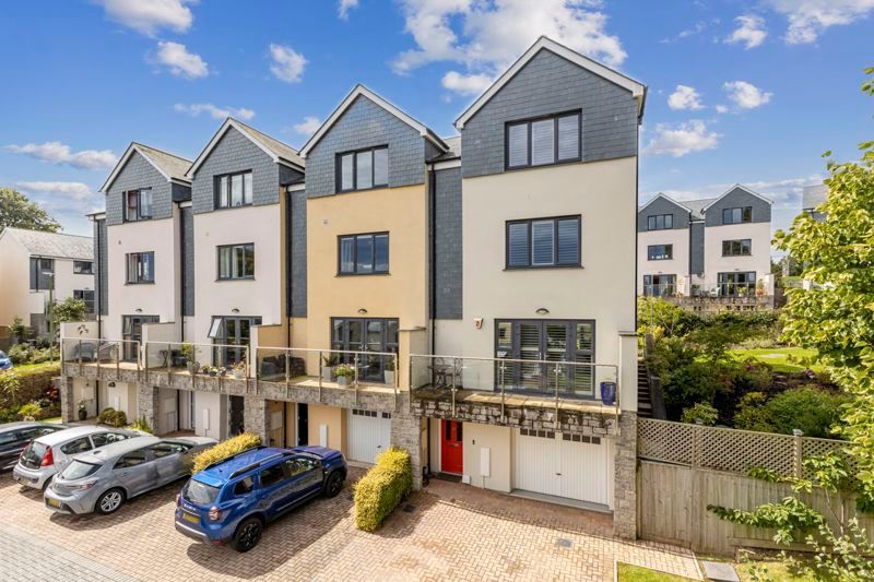 4 bed end terrace house for sale in Sharkham Drive, Brixham TQ5, £650,000