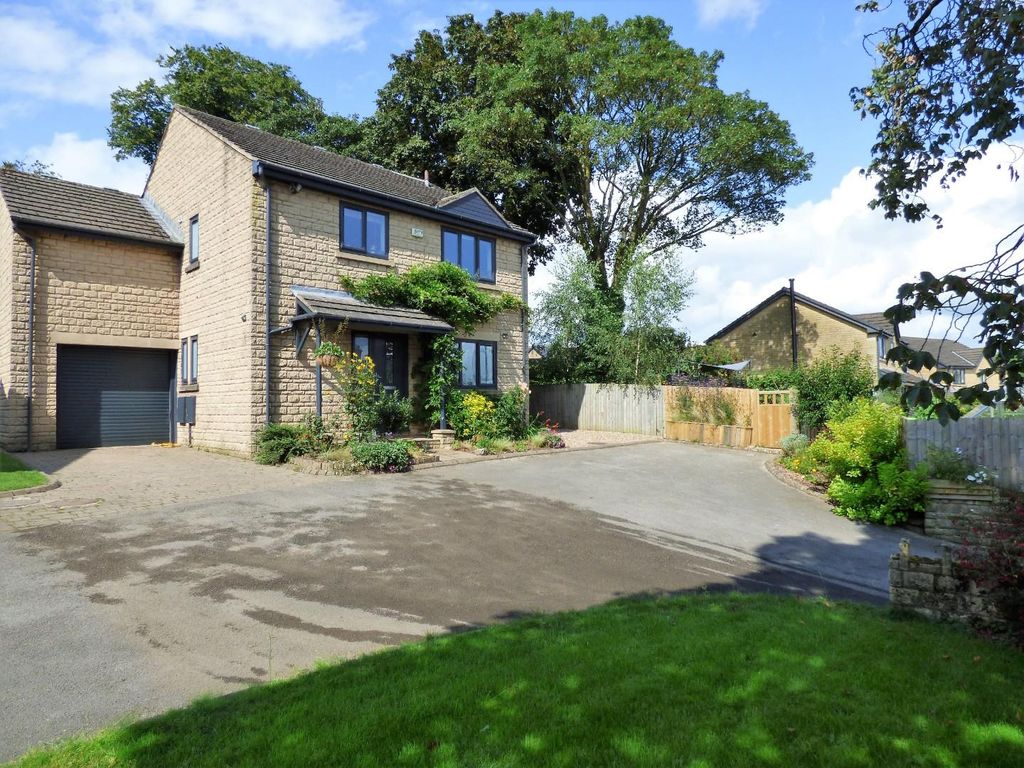 5 bed detached house for sale in Coates Lane, Barnoldswick BB18, £485,000