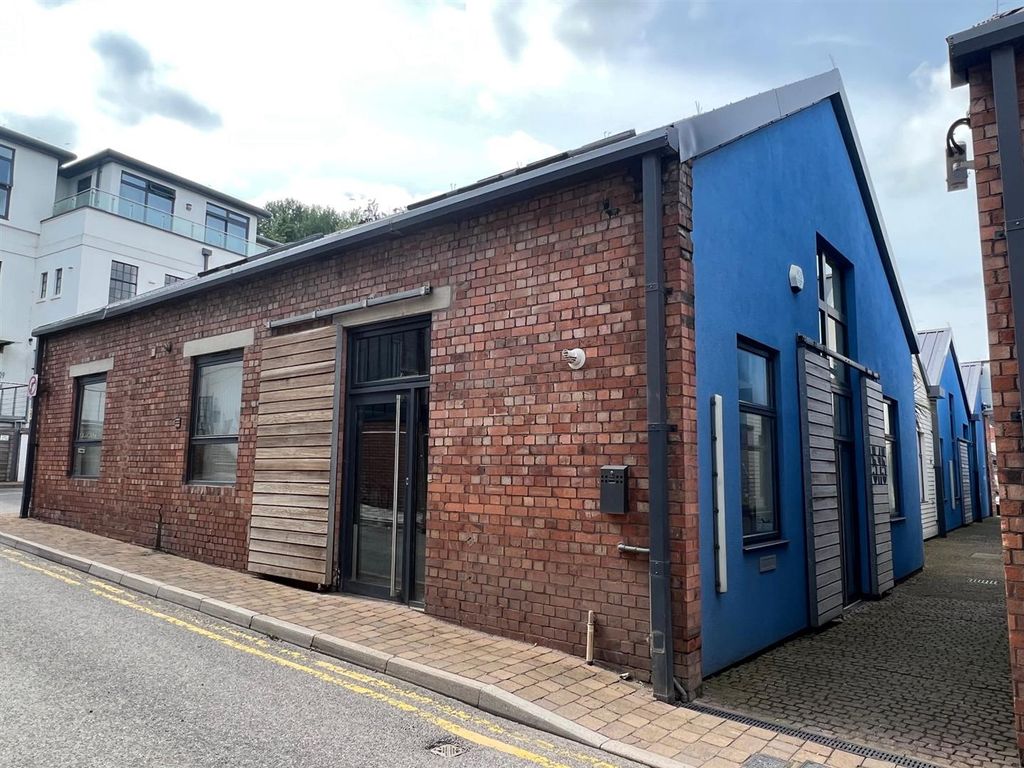 Office to let in Paintworks, Arnos Vale, Bristol BS4, £20,000 pa