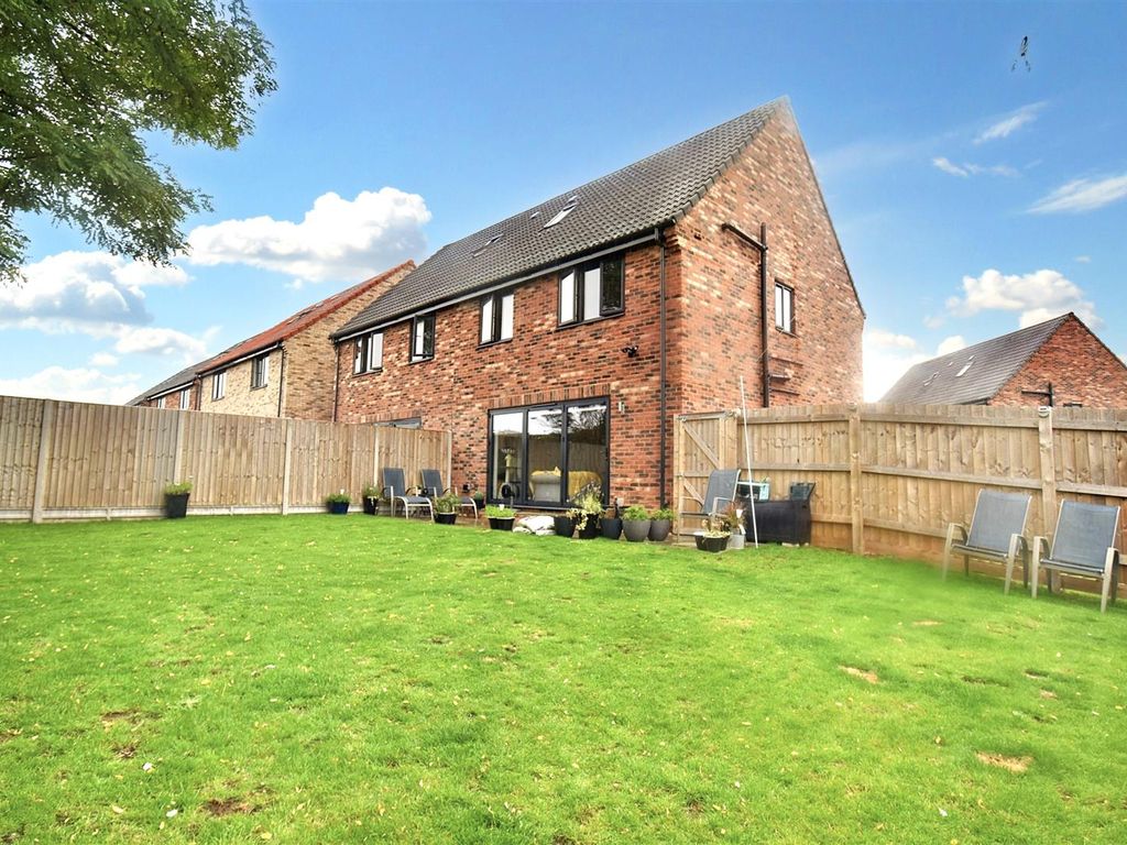 4 bed semi-detached house for sale in Barnwell Place, Alveston, Bristol BS35, £460,000