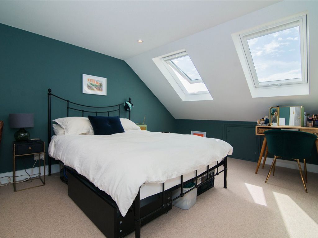 2 bed maisonette for sale in Chilton Road, Richmond TW9, £750,000