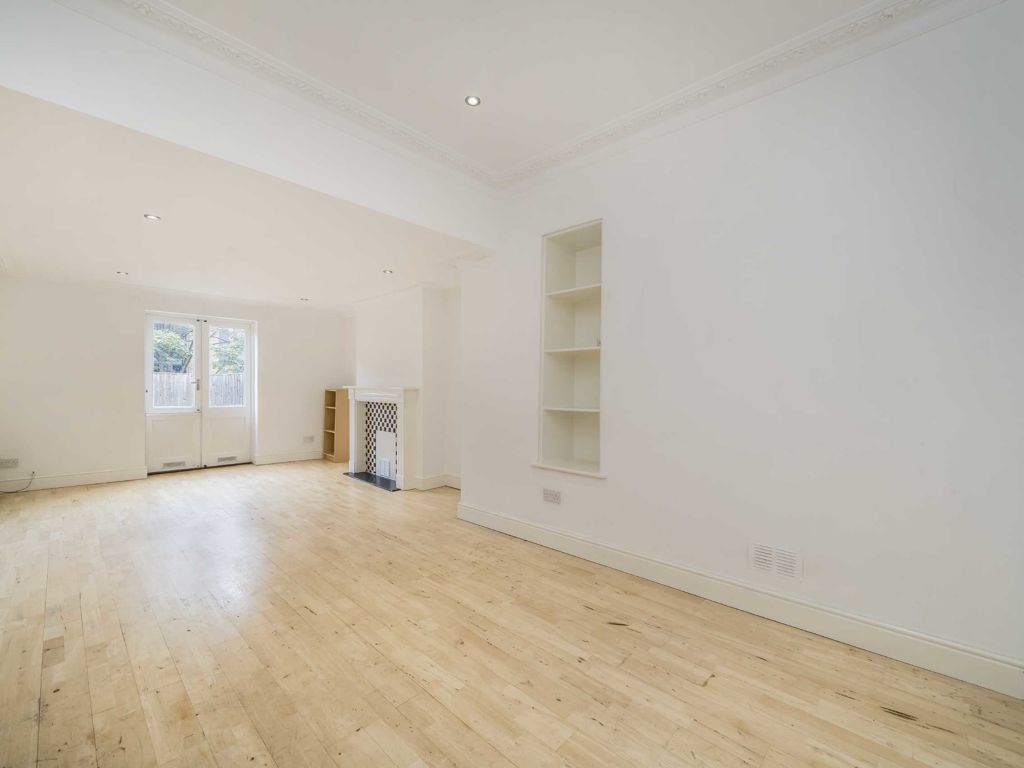 2 bed flat for sale in Upper Tachbrook Street, London SW1V, £625,000