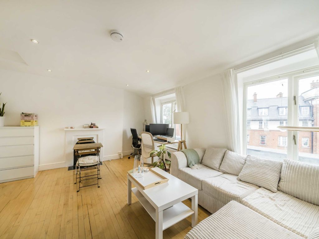 1 bed flat for sale in Upper Tachbrook Street, London SW1V, £450,000