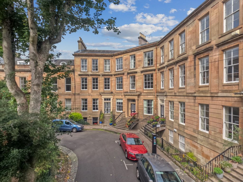 4 bed flat for sale in Lansdowne Crescent, Kelvinbridge, Glasgow G20, £439,000