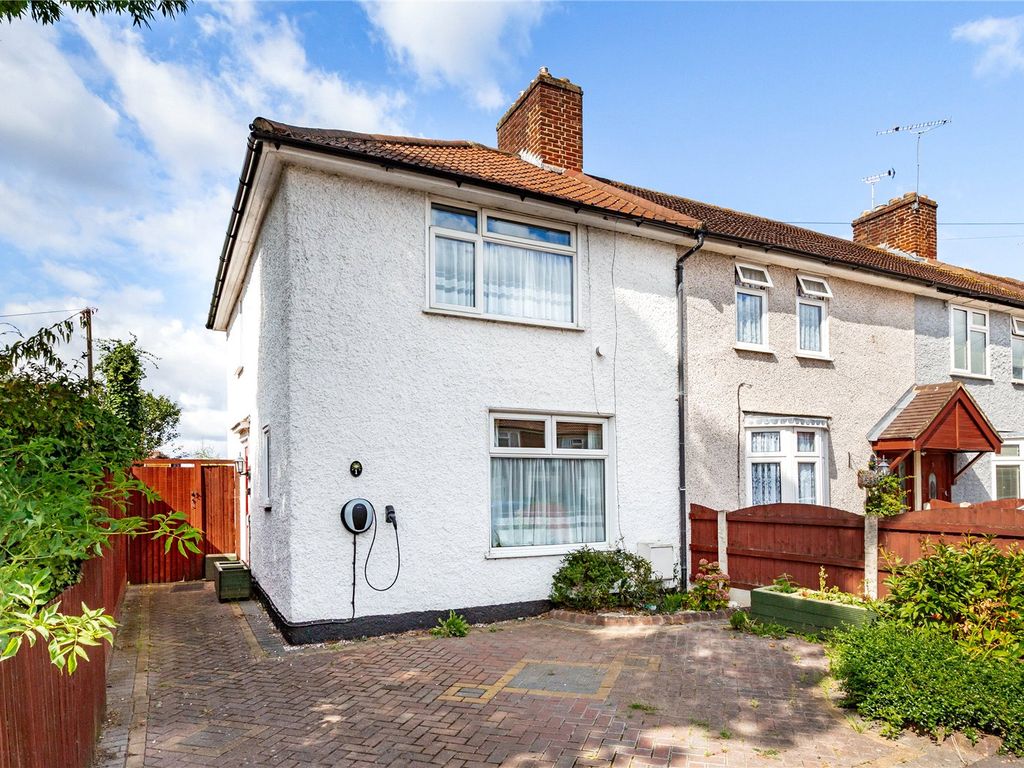 2 bed end terrace house for sale in Rogers Road, Dagenham RM10, £350,000
